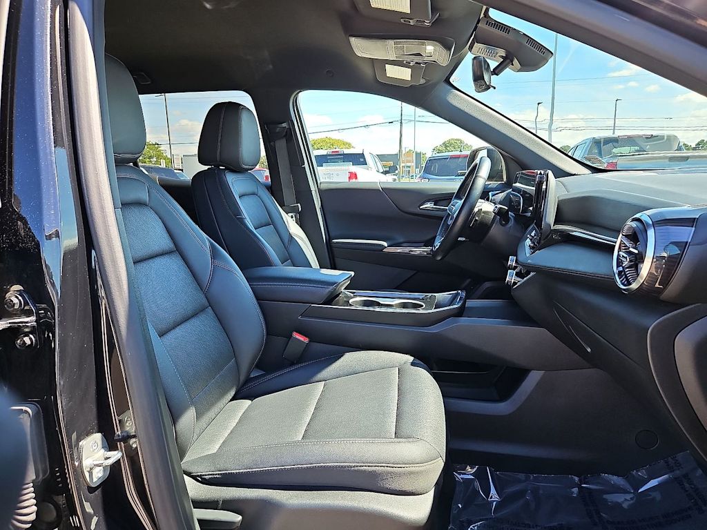 Thumbnail: 2025 Chevrolet Equinox - 10