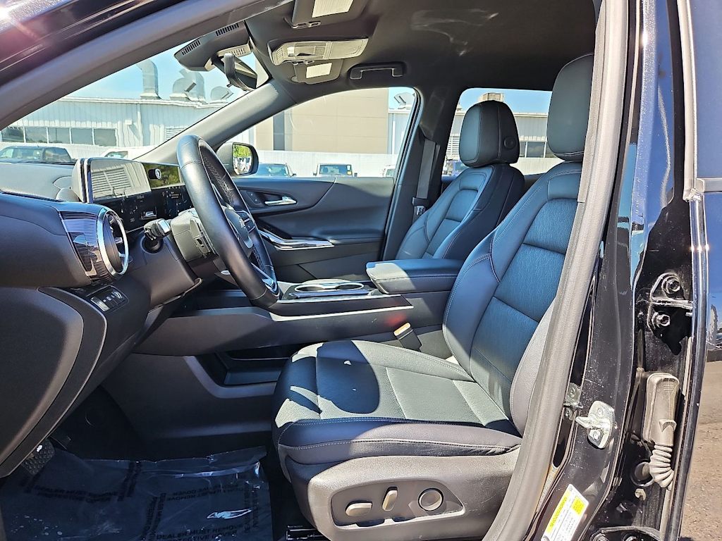 Thumbnail: 2025 Chevrolet Equinox - 9