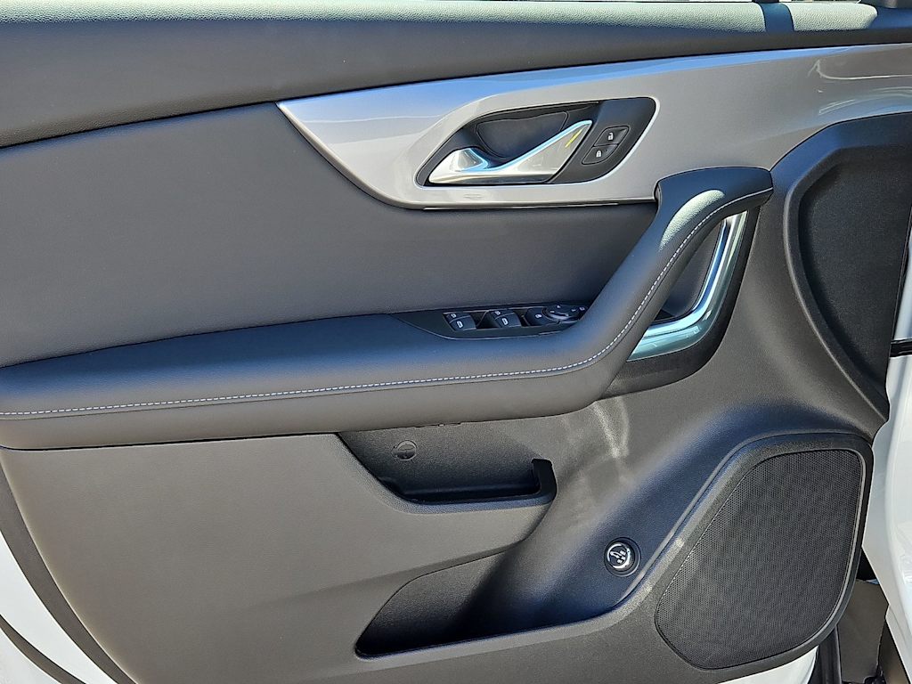 Thumbnail: 2026 Chevrolet Blazer - 16
