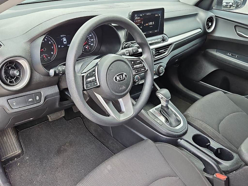 Thumbnail: 2020 Kia Forte - 12