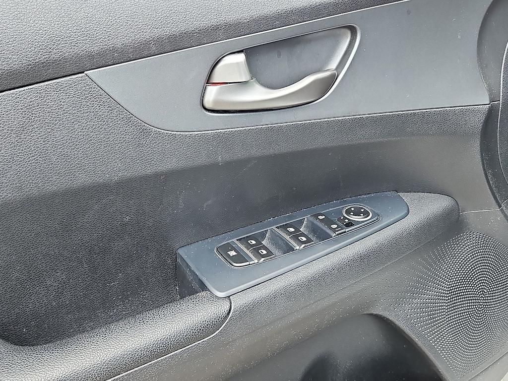 Thumbnail: 2020 Kia Forte - 30