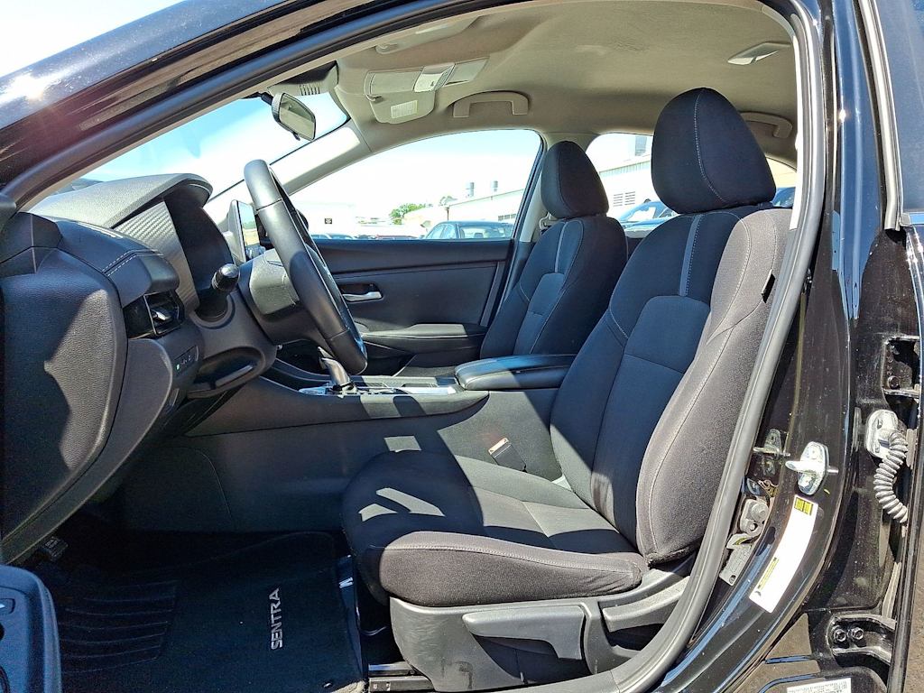 Thumbnail: 2023 Nissan Sentra - 9