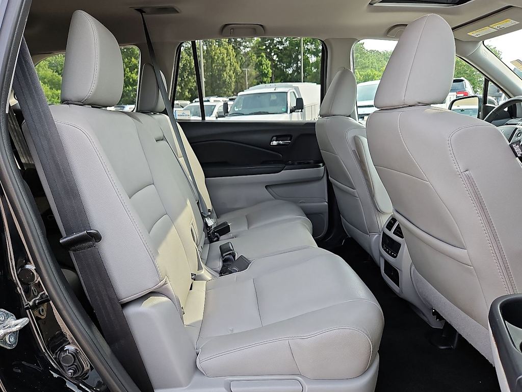 Thumbnail: 2018 Honda Pilot - 37