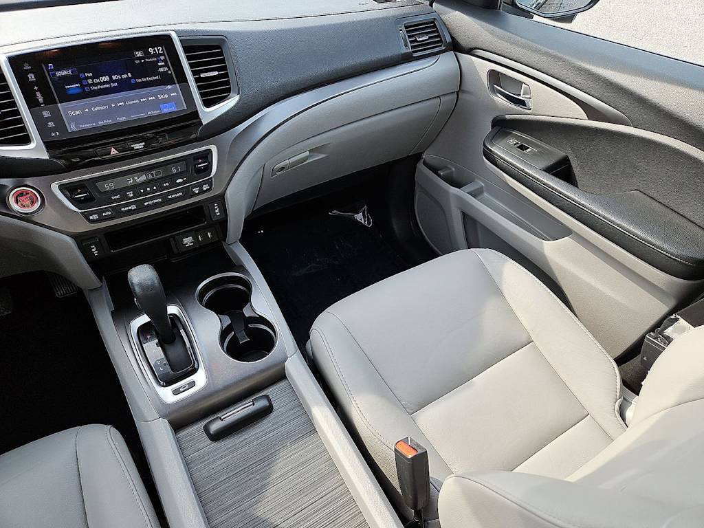 Thumbnail: 2018 Honda Pilot - 15