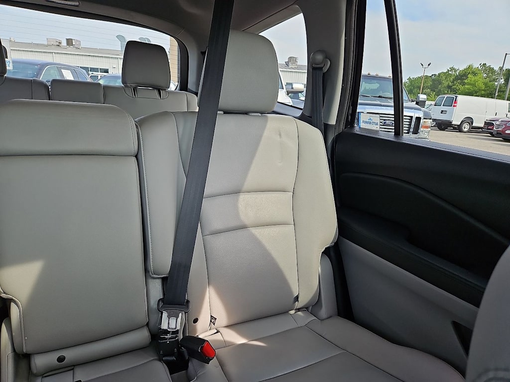 Thumbnail: 2018 Honda Pilot - 26