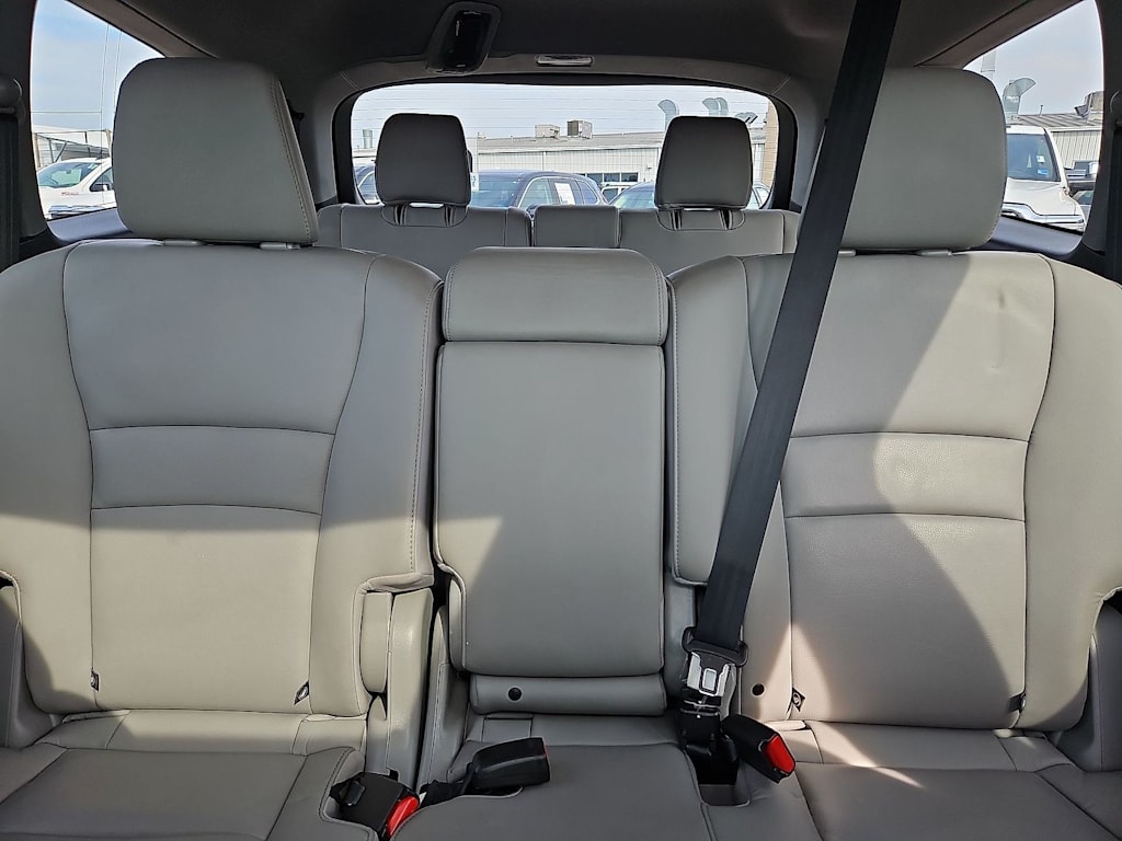 Thumbnail: 2018 Honda Pilot - 25