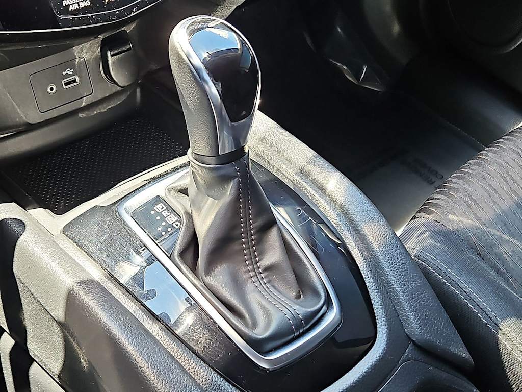 Thumbnail: 2018 Nissan Rogue - 15