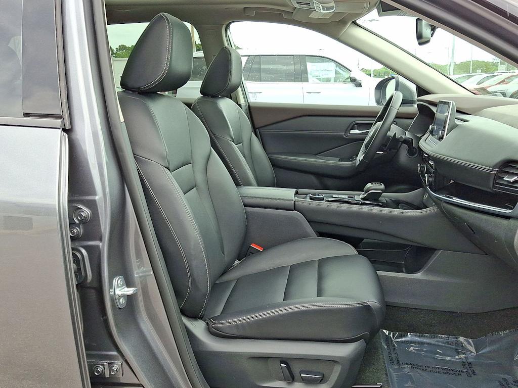 Thumbnail: 2023 Nissan Rogue - 10