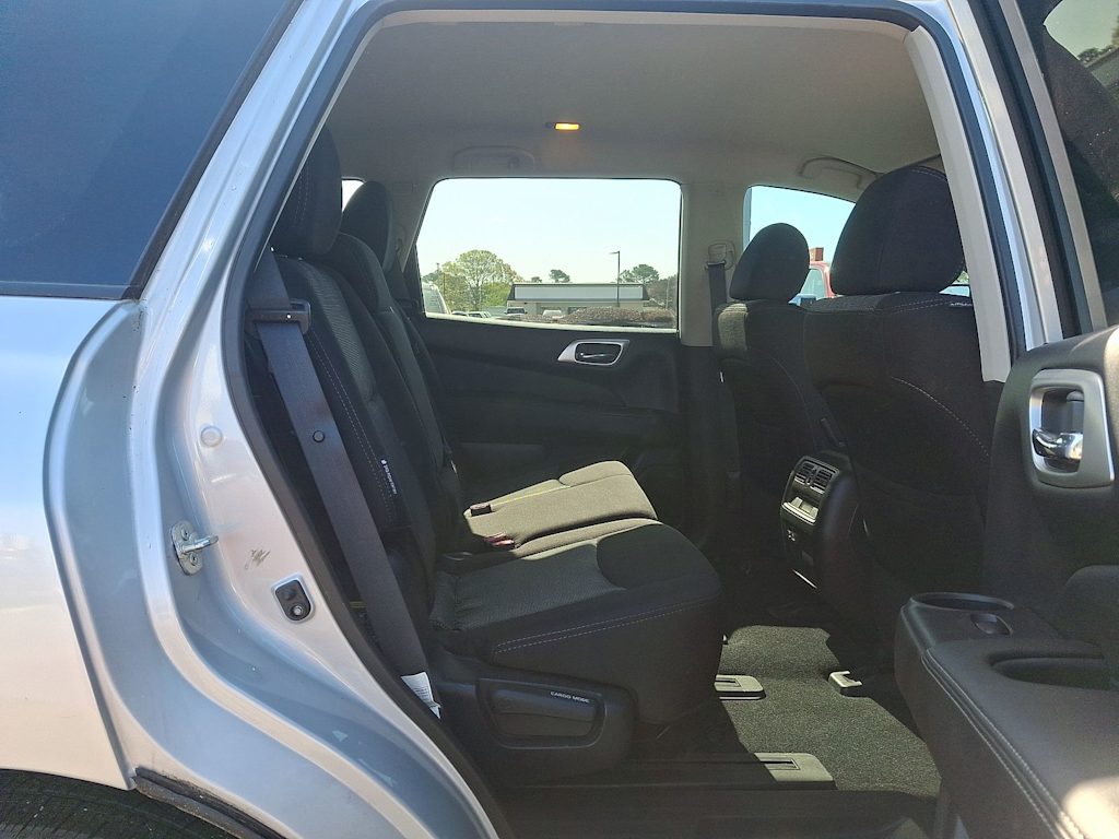 Thumbnail: 2020 Nissan Pathfinder - 25