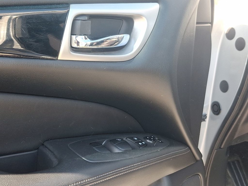 Thumbnail: 2020 Nissan Pathfinder - 23