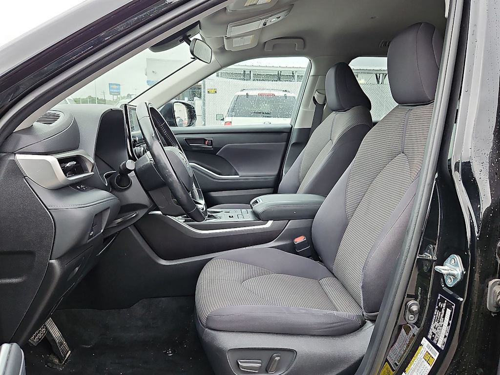 Thumbnail: 2021 Toyota Highlander - 9