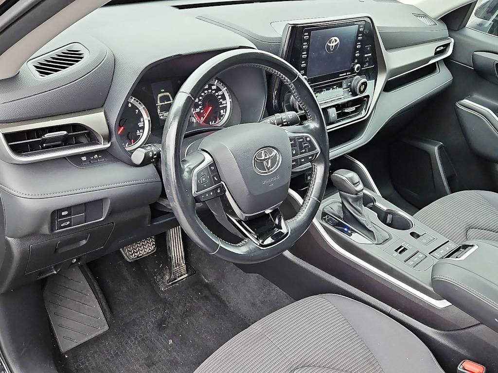 Thumbnail: 2021 Toyota Highlander - 13