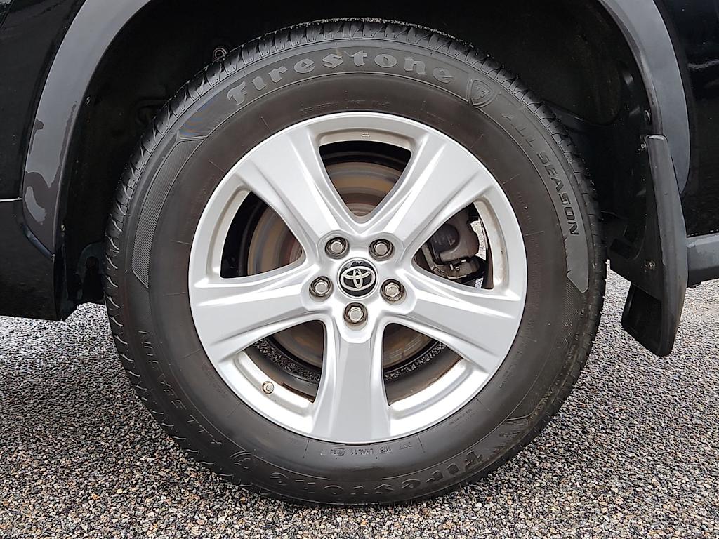 Thumbnail: 2021 Toyota Highlander - 7