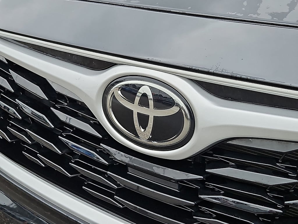Thumbnail: 2021 Toyota Highlander - 6