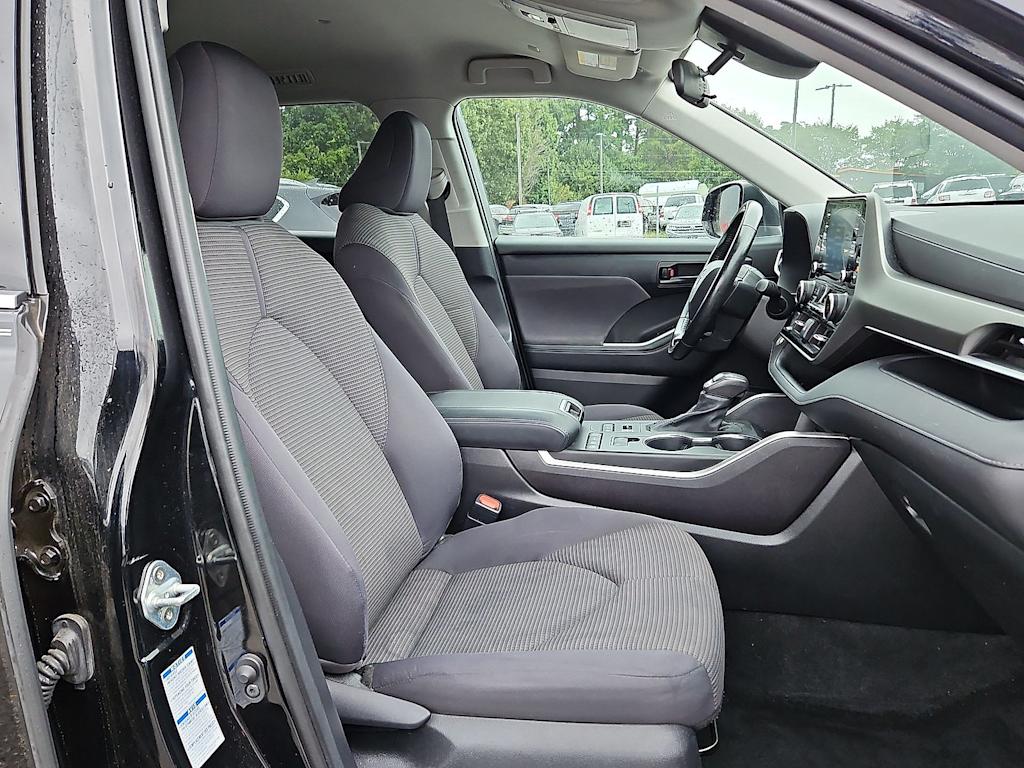 Thumbnail: 2021 Toyota Highlander - 10