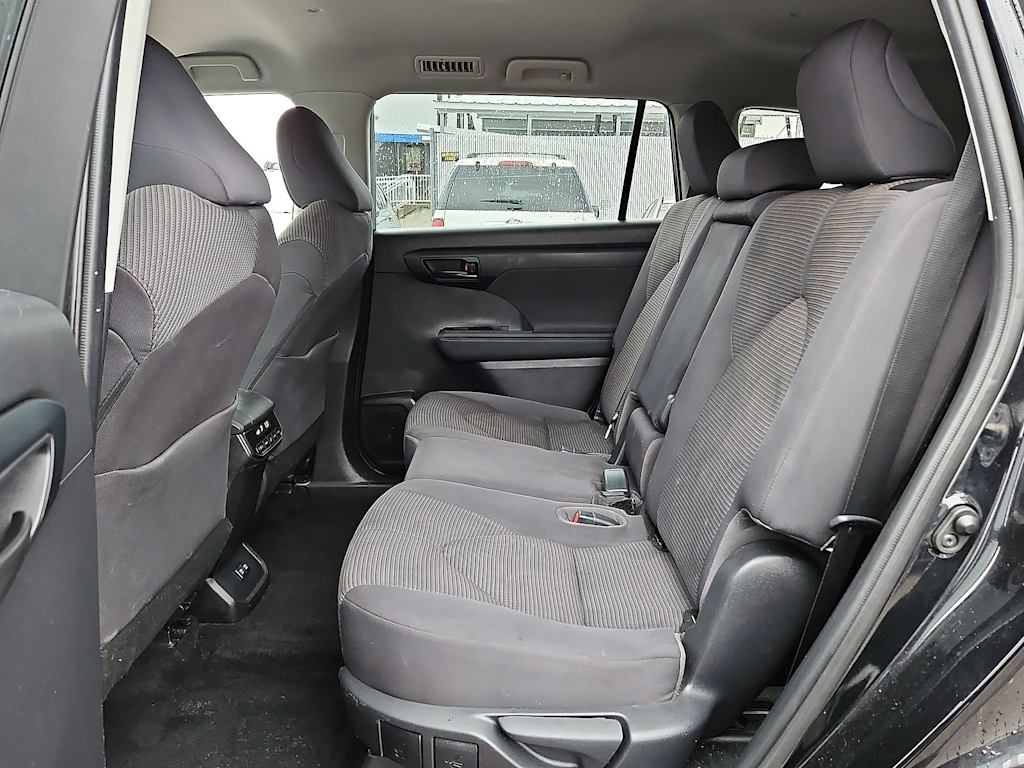 Thumbnail: 2021 Toyota Highlander - 33