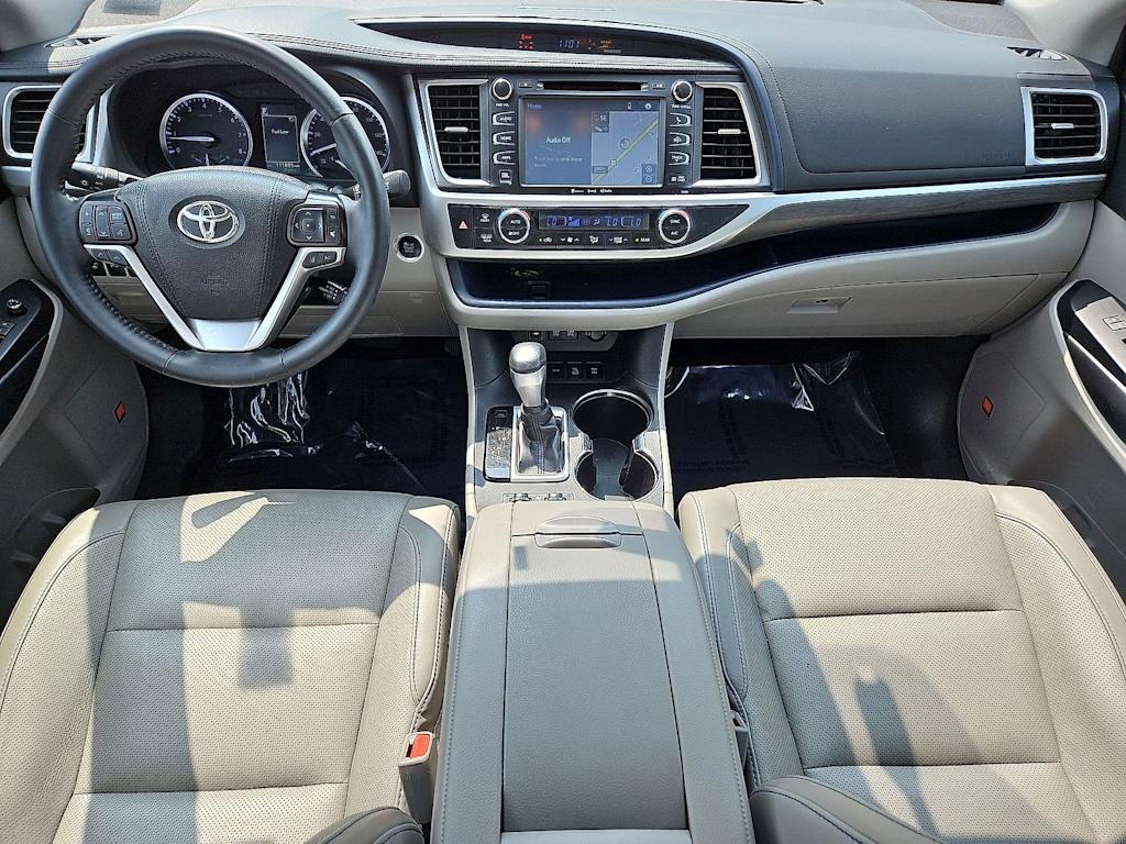 Thumbnail: 2019 Toyota Highlander - 9