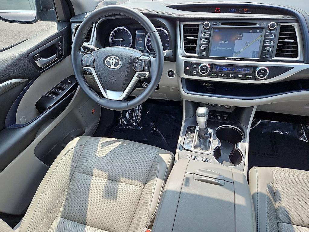 Thumbnail: 2019 Toyota Highlander - 2