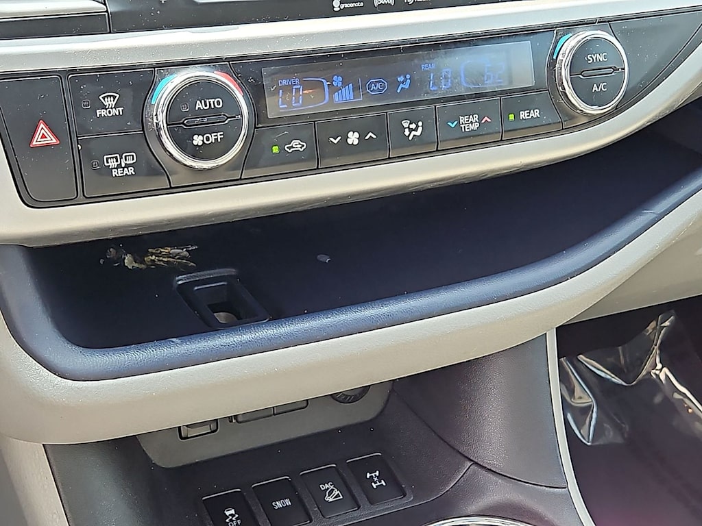 Thumbnail: 2019 Toyota Highlander - 30