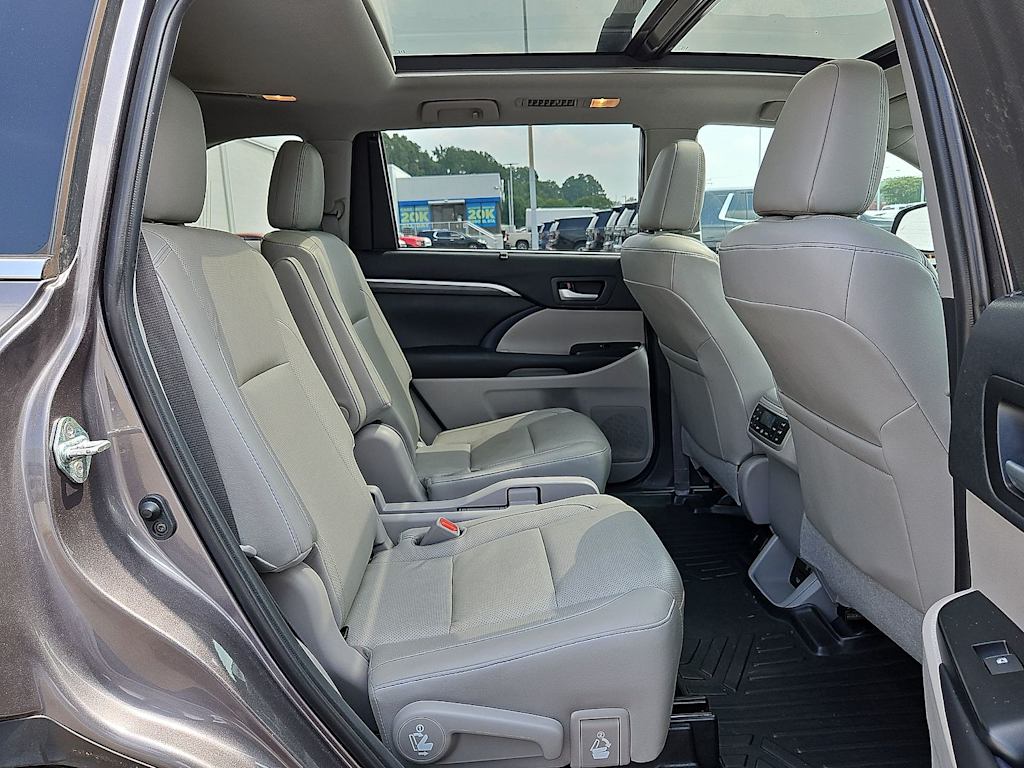 Thumbnail: 2019 Toyota Highlander - 36