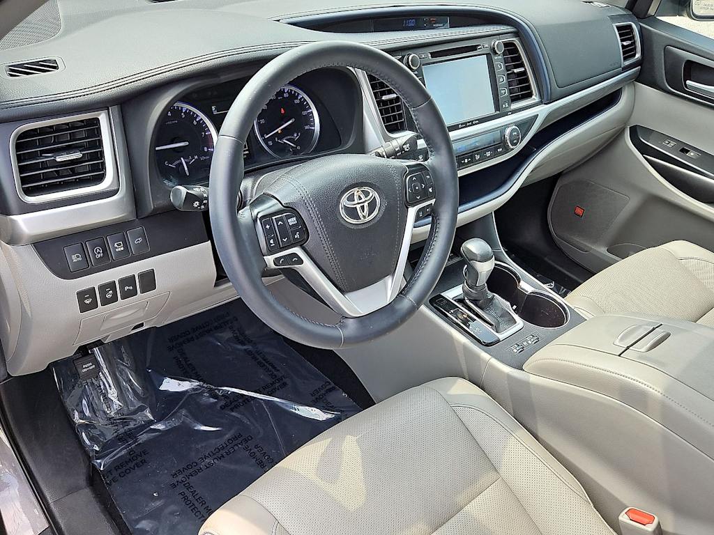 Thumbnail: 2019 Toyota Highlander - 13