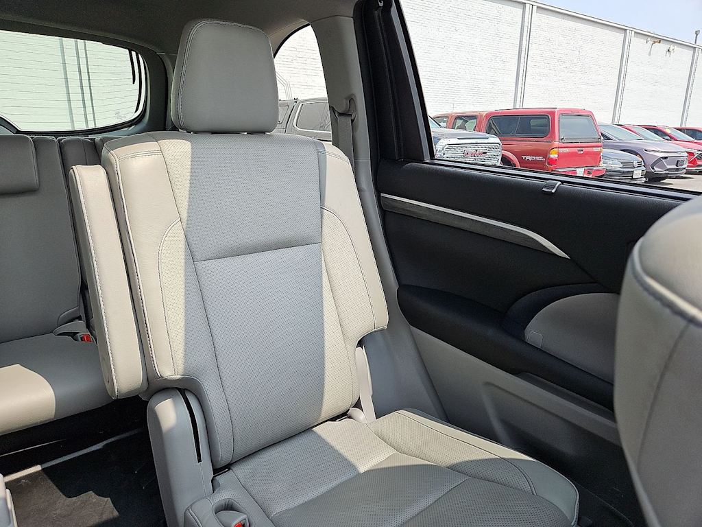 Thumbnail: 2019 Toyota Highlander - 24