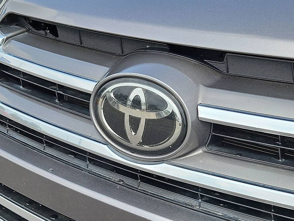Thumbnail: 2019 Toyota Highlander - 39