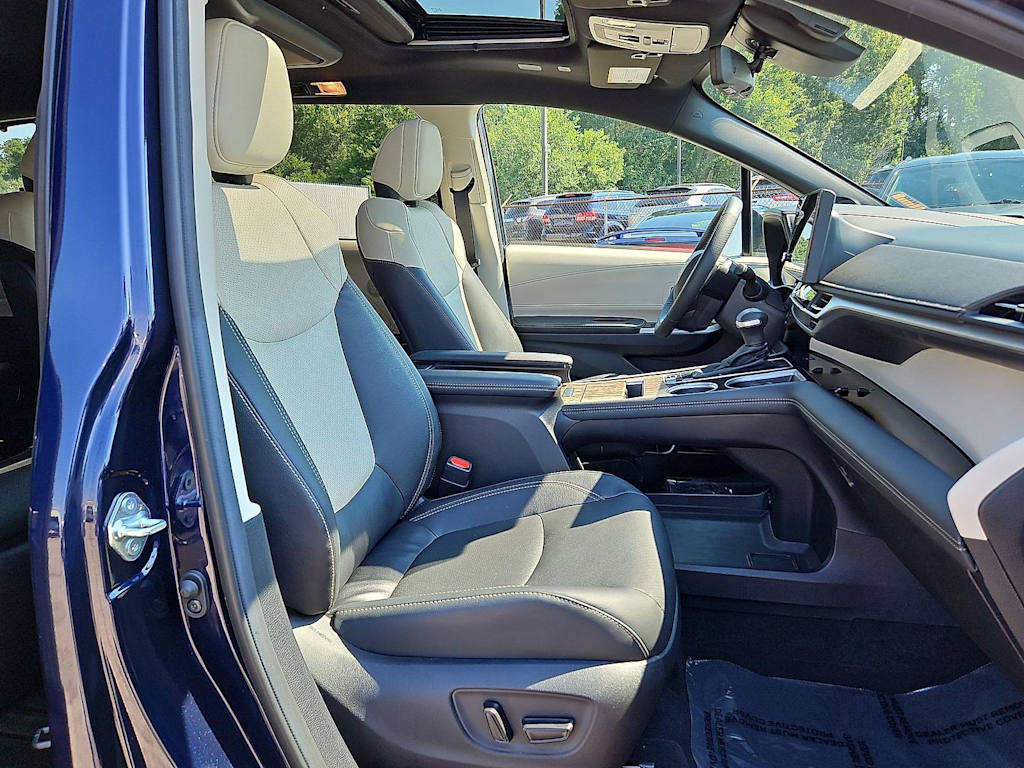 Thumbnail: 2025 Toyota Sienna - 11