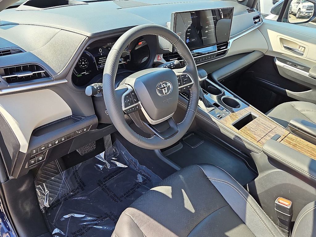 Thumbnail: 2025 Toyota Sienna - 13