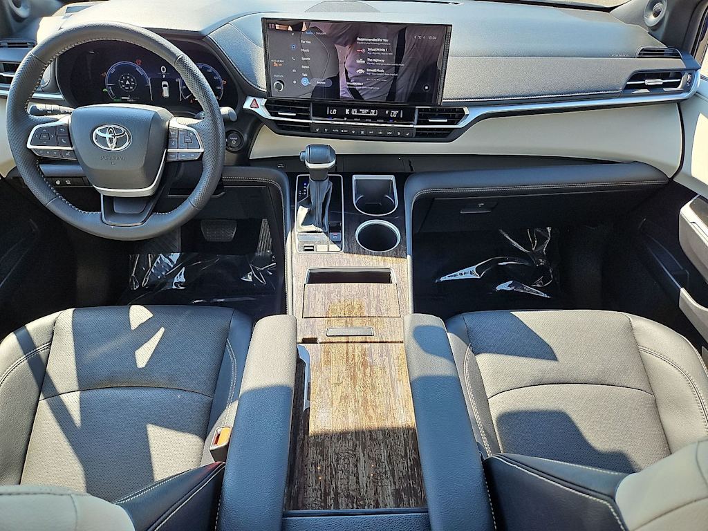 Thumbnail: 2025 Toyota Sienna - 9
