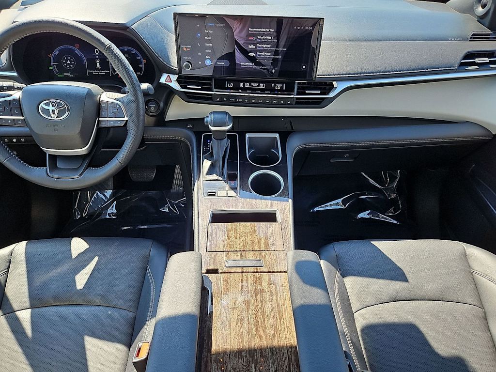 Thumbnail: 2025 Toyota Sienna - 14
