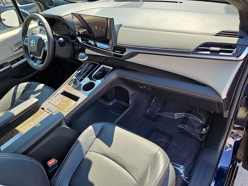 Thumbnail: 2025 Toyota Sienna - 37