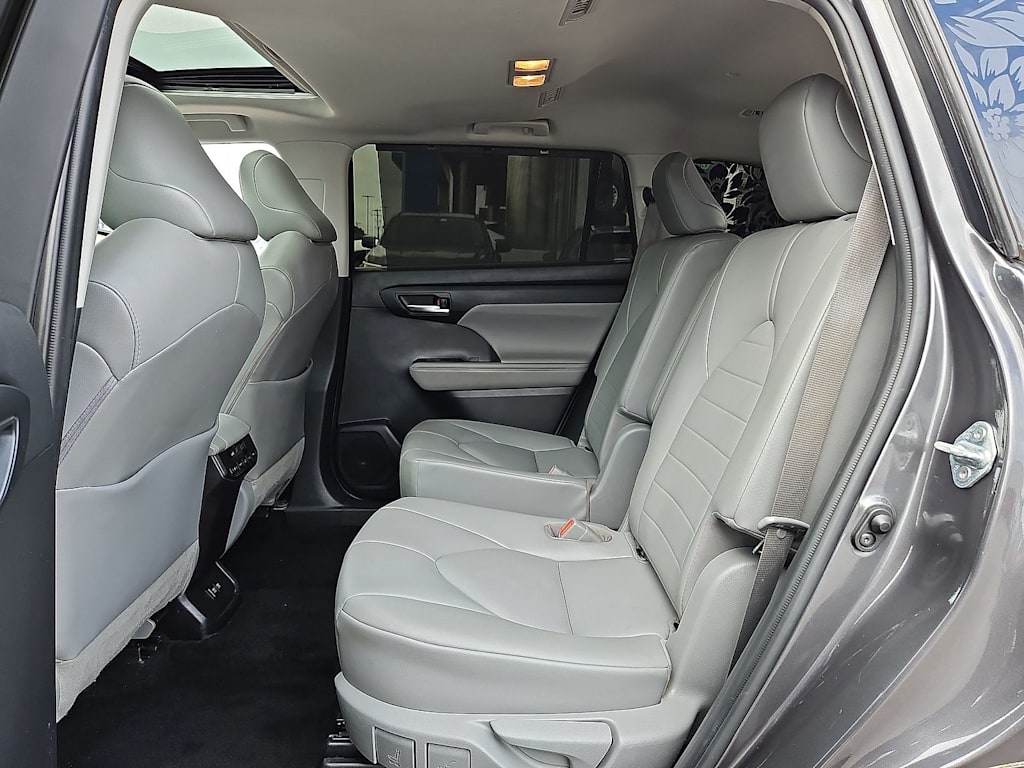Thumbnail: 2021 Toyota Highlander - 35