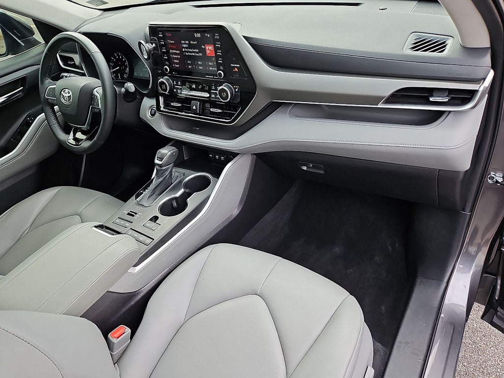 Thumbnail: 2021 Toyota Highlander - 37