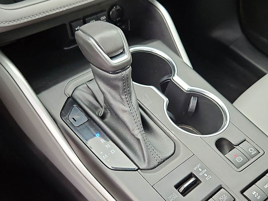 Thumbnail: 2021 Toyota Highlander - 15