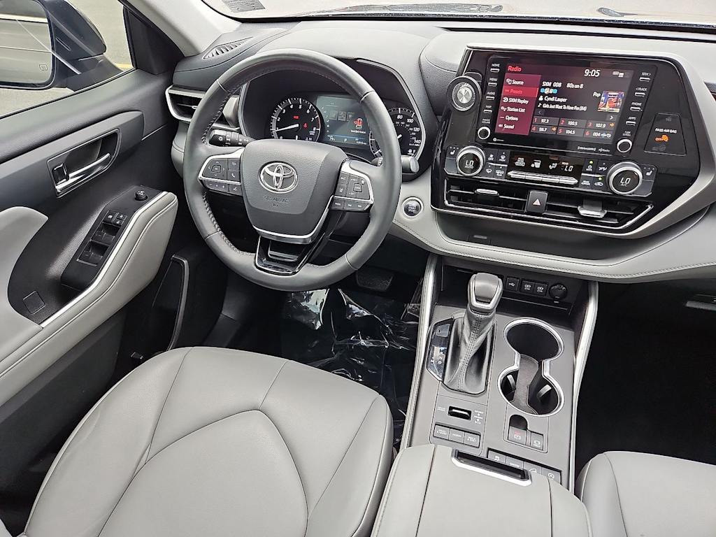 Thumbnail: 2021 Toyota Highlander - 2