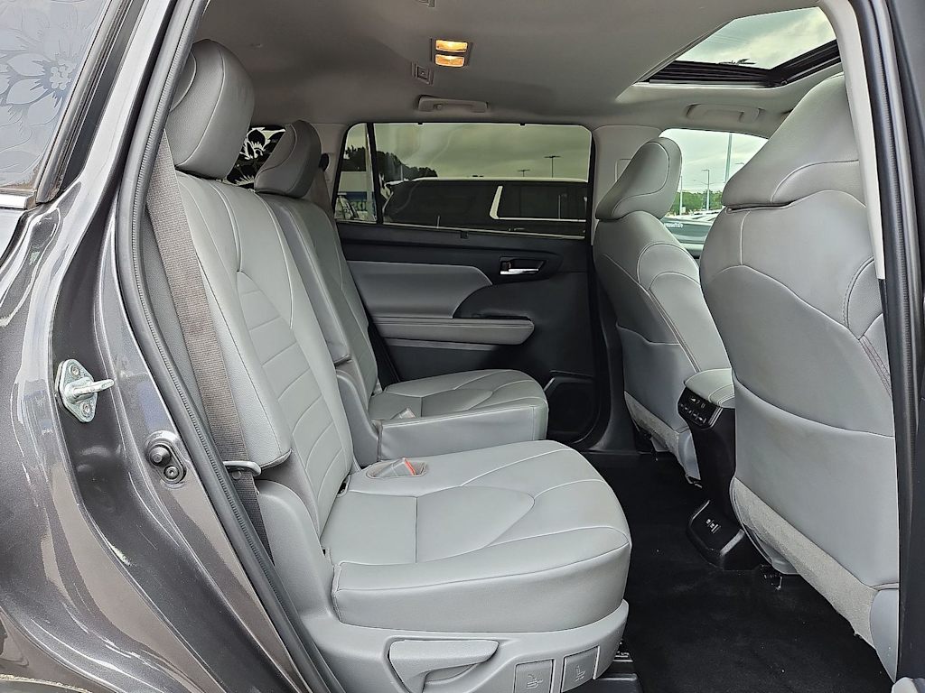 Thumbnail: 2021 Toyota Highlander - 36
