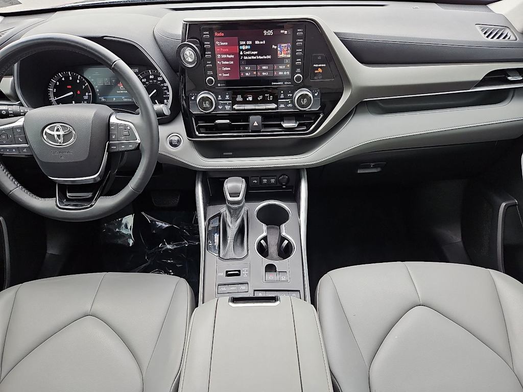 Thumbnail: 2021 Toyota Highlander - 8