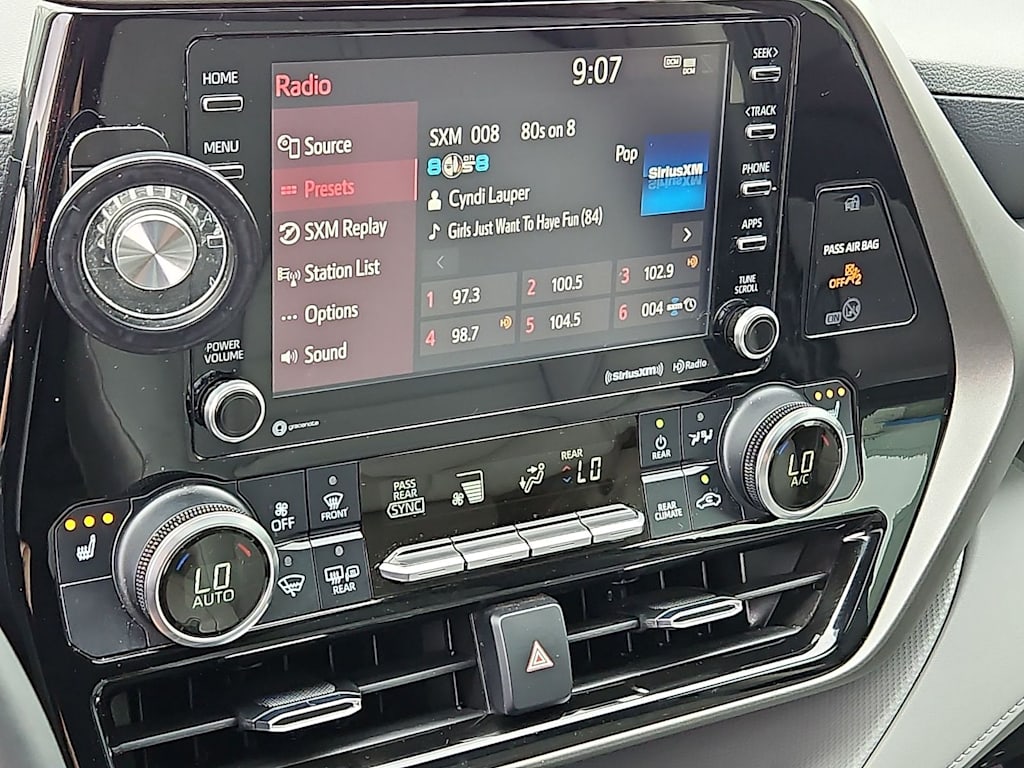 Thumbnail: 2021 Toyota Highlander - 14