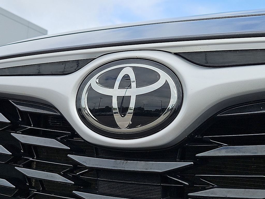 Thumbnail: 2021 Toyota Highlander - 38
