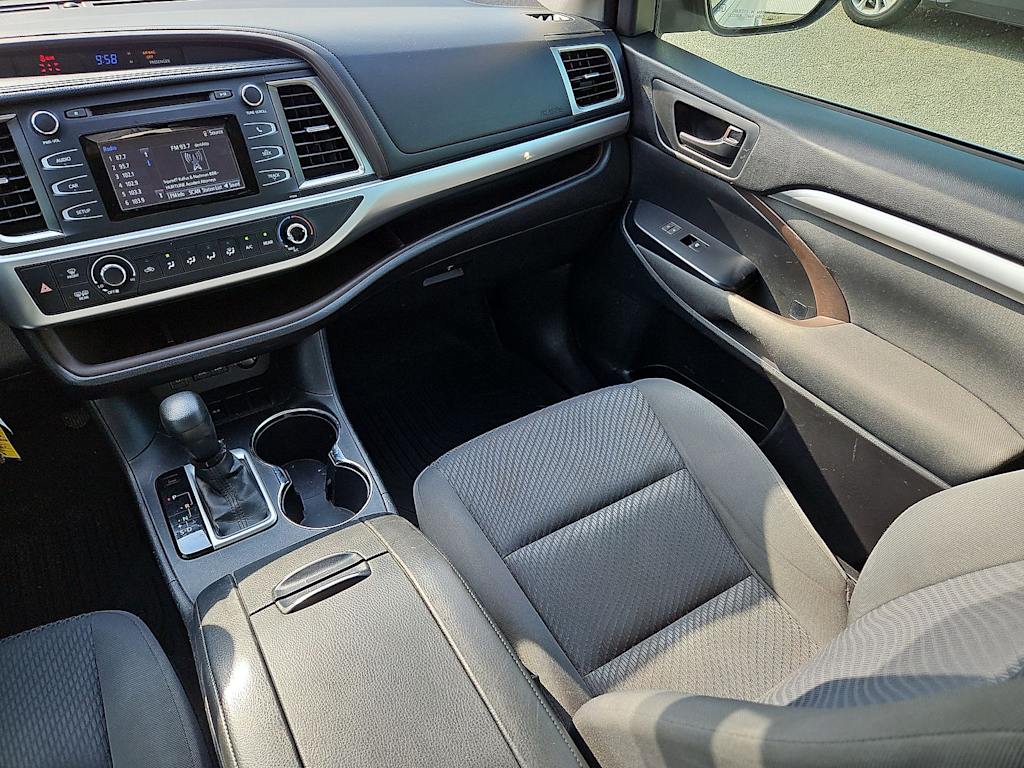 Thumbnail: 2017 Toyota Highlander - 12