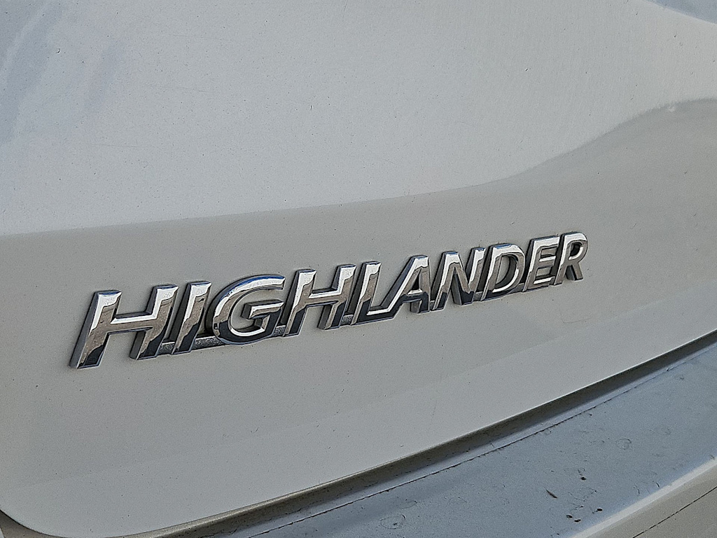 Thumbnail: 2017 Toyota Highlander - 37