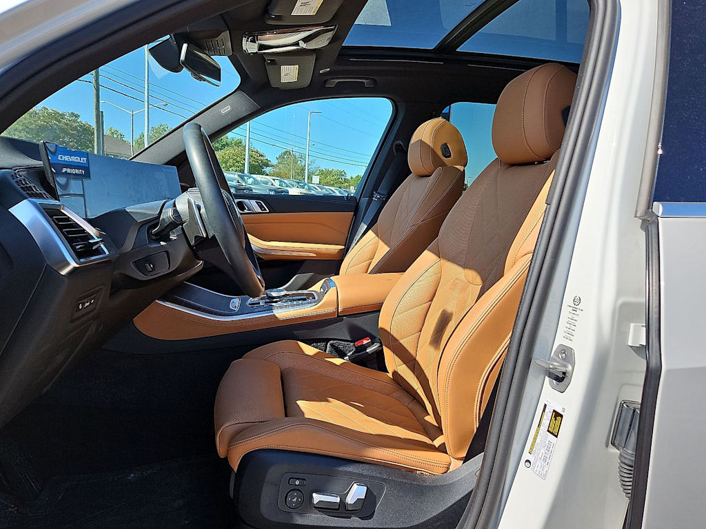 Thumbnail: 2025 BMW X5 - 10