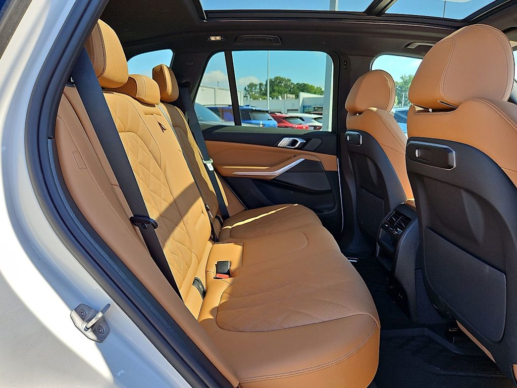Thumbnail: 2025 BMW X5 - 36