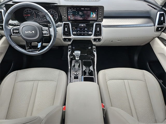 Thumbnail: 2022 Kia Sorento - 8