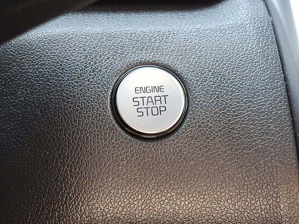2023 Kia Sorento S - Photo 30