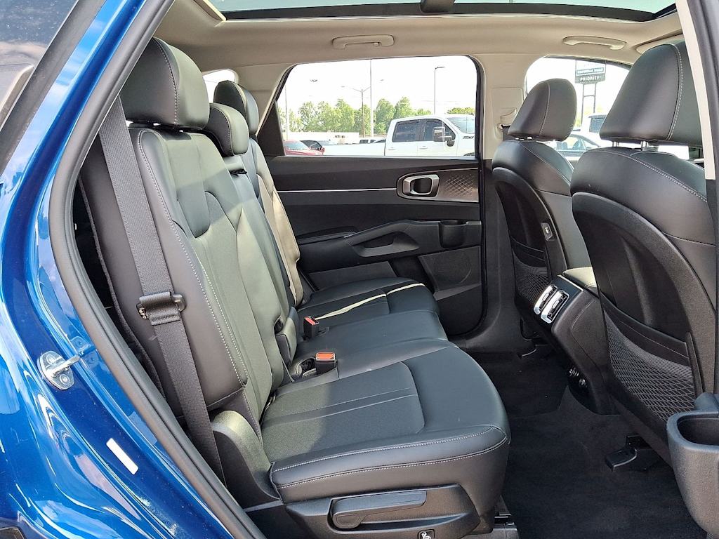 2023 Kia Sorento S - Photo 37