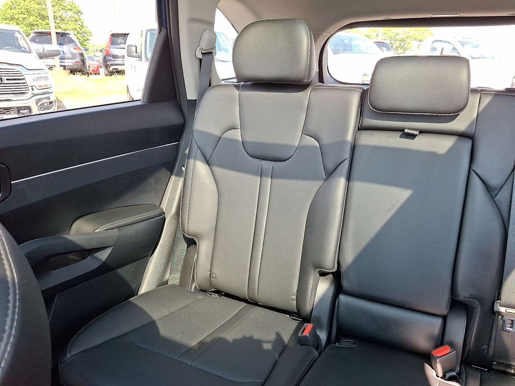 2023 Kia Sorento S - Photo 11