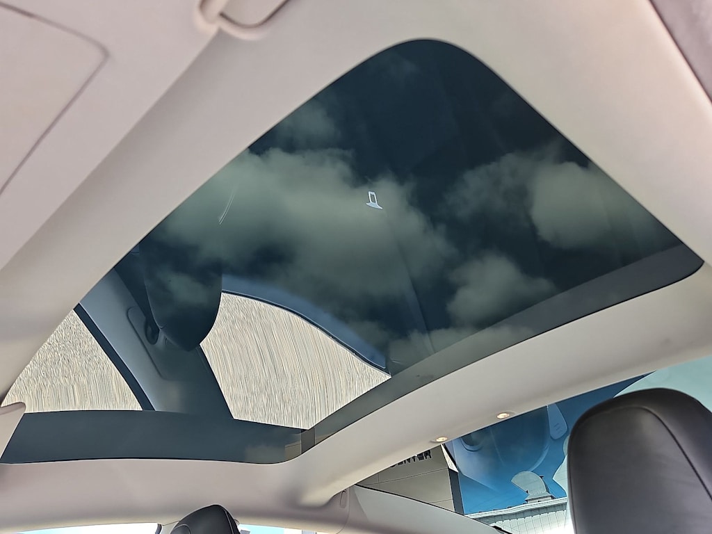 Thumbnail: 2023 Tesla Model 3 - 21