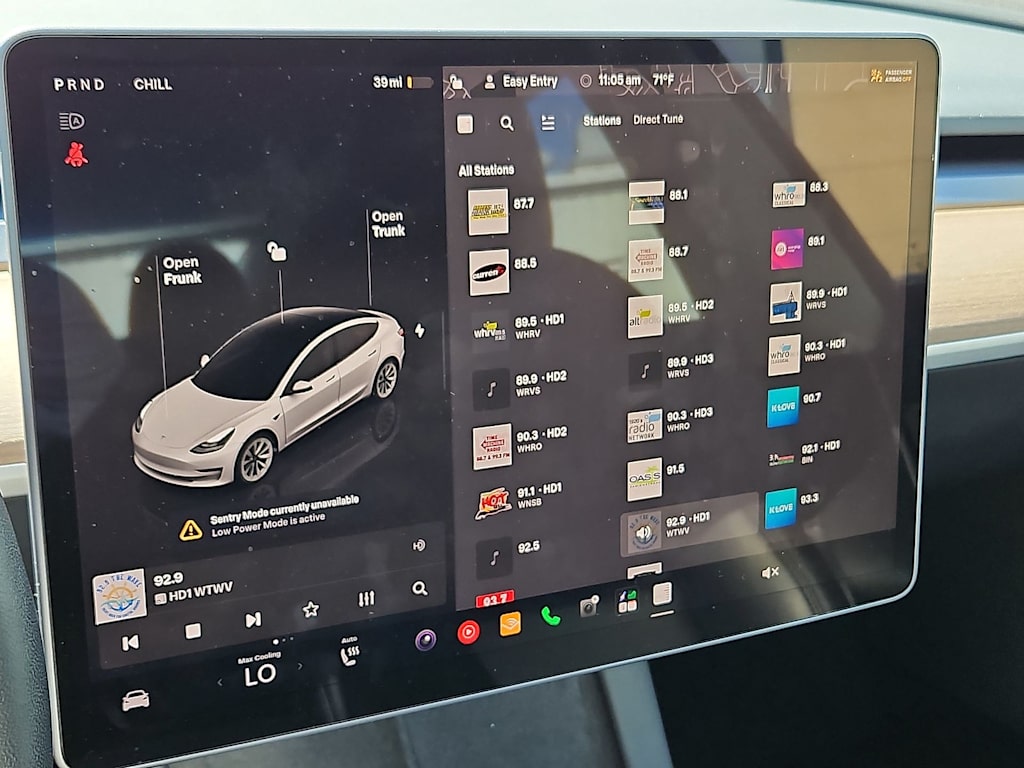 Thumbnail: 2023 Tesla Model 3 - 17